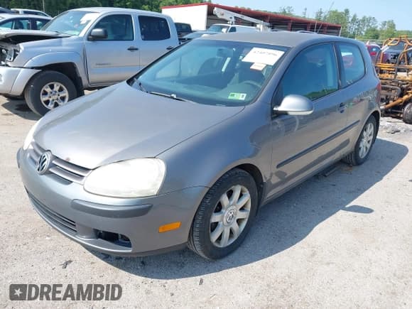 ✅ 2007 Volkswagen Rabbit • VIN: WVWAR71K67W100985 • Лот: 42407896. Опубликован ранее на IAAI с пробегом 228 704 миль. Бесплатный доступ к архиву аукционных продаж из США и подробный отчёт об истории автомобиля на DreamBid. Изображение 2.