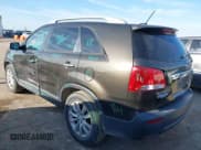 ✅ 2011 Kia Sorento EX • VIN: 5XYKU4A27BG101182 • Lot: 43243379. Listed on IAAI with 223,351 mi. Free auction sales archive from the USA and detailed vehicle history report at DreamBid. Image 3.