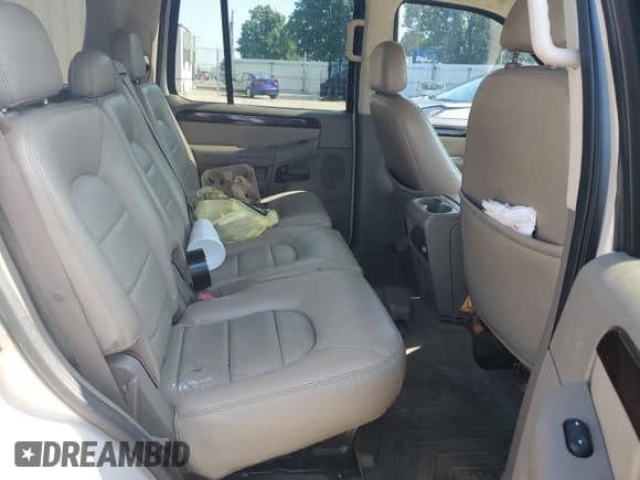 ✅ 2005 Ford Explorer Limited • VIN: 1FMDU75W95ZA48154 • Lot: 63396325. Wystawiony na Copart z przebiegiem 147 347 mil. Bezpłatny archiwum sprzedaży aukcyjnych z USA i szczegółowy raport historii pojazdu na DreamBid. Zdjęcie 11.