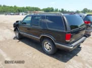 ✅ 1997 Chevrolet Blazer LS • VIN: 1GNDT13W0V2182560 • Лот: 42463604. Опубликован ранее на IAAI с пробегом 106 543 миль. Бесплатный доступ к архиву аукционных продаж из США и подробный отчёт об истории автомобиля на DreamBid. Изображение 3.