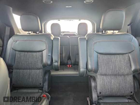 ✅ 2022 Ford Explorer Timberline • VIN: 1FMSK8JH3NGB66173 • Lot: 94143705. Wystawiony na Copart z przebiegiem 56 189 mil. Bezpłatny archiwum sprzedaży aukcyjnych z USA i szczegółowy raport historii pojazdu na DreamBid. Zdjęcie 10.