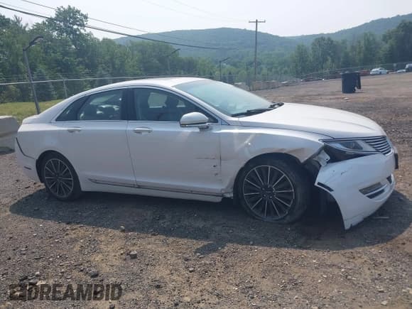 ✅ 2016 Lincoln MKZ • VIN: 3LN6L2JK8GR626690 • Lot: 42438226. Listed on IAAI with 51,678 mi. Free auction sales archive from the USA and detailed vehicle history report at DreamBid. Image 13.