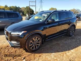 ✅ 2019 Volvo XC90 Momentum • VIN: YV4A22PK5K1496571 • Лот: 90825855. Опубликован ранее на Copart с пробегом 52 583 миль. Бесплатный доступ к архиву аукционных продаж из США и подробный отчёт об истории автомобиля на DreamBid. Изображение 1.
