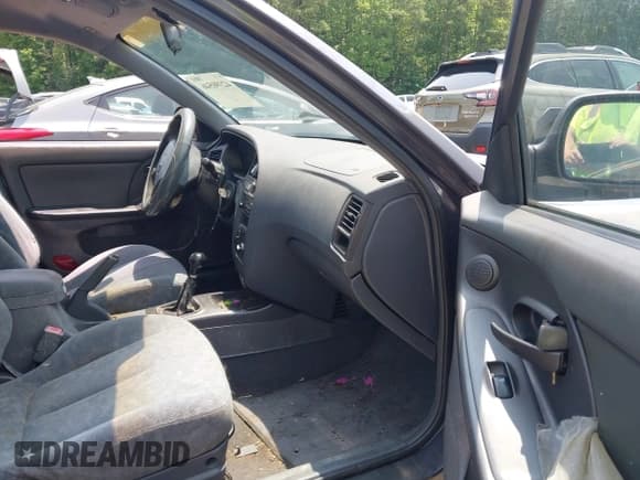 ✅ 2001 Hyundai Elantra GLS • VIN: KMHDN45D21U175278 • Lot: 42390546. Wystawiony na IAAI z przebiegiem 250 001 mil. Bezpłatny archiwum sprzedaży aukcyjnych z USA i szczegółowy raport historii pojazdu na DreamBid. Zdjęcie 5.