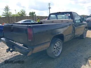 ✅ 1991 Chevrolet Silverado 2500 • VIN: 1GCFC24K6MZ147174 • Lot: 42658053. Wystawiony na IAAI z przebiegiem 243 123 mil. Bezpłatny archiwum sprzedaży aukcyjnych z USA i szczegółowy raport historii pojazdu na DreamBid. Zdjęcie 4.