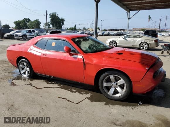 ✅ 2014 Dodge Challenger R/T • VIN: 2C3CDYBT5EH158381 • Lot: 71423324. Wystawiony na Copart z przebiegiem Nie podano. Bezpłatny archiwum sprzedaży aukcyjnych z USA i szczegółowy raport historii pojazdu na DreamBid. Zdjęcie 4.