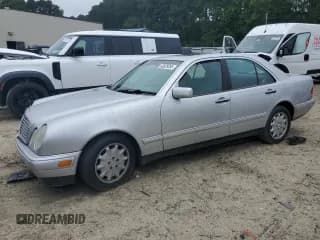 ✅ 1999 Mercedes-Benz E • VIN: WDBJF25H6XA910770 • Lot: 66605055. Wystawiony na Copart z przebiegiem 207 014 mil. Bezpłatny archiwum sprzedaży aukcyjnych z USA i szczegółowy raport historii pojazdu na DreamBid. Zdjęcie 1.