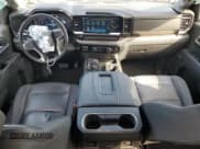 ✅ 2022 Chevrolet Silverado 1500 LT Trail Boss • VIN: 3GCUDFEDXNG567226 • Lot: 84736725. Wystawiony na Copart z przebiegiem 42 540 mil. Bezpłatny archiwum sprzedaży aukcyjnych z USA i szczegółowy raport historii pojazdu na DreamBid. Zdjęcie 8.