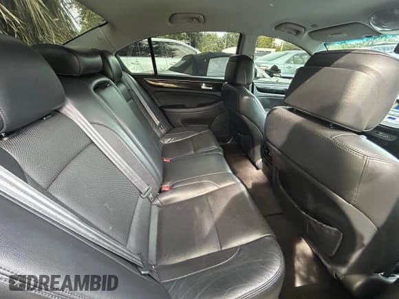 ✅ 2013 Hyundai Genesis 3.8L • VIN: KMHGC4DD7DU221101 • Lot: 92113105. Wystawiony na Copart z przebiegiem 159 858 mil. Bezpłatny archiwum sprzedaży aukcyjnych z USA i szczegółowy raport historii pojazdu na DreamBid. Zdjęcie 6.