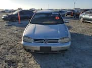 ✅ 2005 Volkswagen Golf GL • VIN: 9BWFL61J654032176 • Lot: 70890134. Wystawiony na Copart z przebiegiem Nie podano. Bezpłatny archiwum sprzedaży aukcyjnych z USA i szczegółowy raport historii pojazdu na DreamBid. Zdjęcie 5.