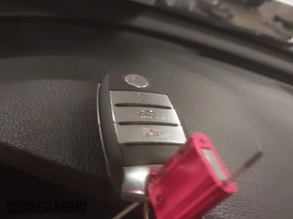 ✅ 2017 Kia Optima EX • VIN: KNAGU4LC8H5005068 • Lot: 43209087. Listed on IAAI with 134,903 mi. Free auction sales archive from the USA and detailed vehicle history report at DreamBid. Image 11.