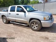 ✅ 2005 Dodge Dakota SLT • VIN: 1D7HW48N65S252832 • Lot: 43024210. Listed on IAAI with 121,442 mi. Free auction sales archive from the USA and detailed vehicle history report at DreamBid. Image 1.