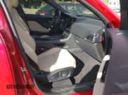 ✅ 2019 Jaguar F-Pace 25t Premium • VIN: SADCJ2GX7KA367844 • Lot: 43490679. Wystawiony na IAAI z przebiegiem 80 486 mil. Bezpłatny archiwum sprzedaży aukcyjnych z USA i szczegółowy raport historii pojazdu na DreamBid. Zdjęcie 5.