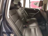 ✅ 2016 Volkswagen Tiguan SEL • VIN: WVGBV7AX9GW577689 • Lot: 43605641. Wystawiony na IAAI z przebiegiem 139 893 mil. Bezpłatny archiwum sprzedaży aukcyjnych z USA i szczegółowy raport historii pojazdu na DreamBid. Zdjęcie 8.