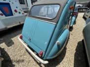 ✅ 1966 Citroen 2CV • VIN: 1845000 • Лот: 60536745. Опубликован ранее на Copart с пробегом 83 100 миль. Бесплатный доступ к архиву аукционных продаж из США и подробный отчёт об истории автомобиля на DreamBid. Изображение 4.