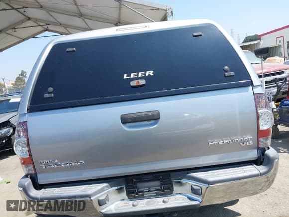 ✅ 2015 Toyota Tacoma PreRunner • VIN: 3TMKU4HN9FM045948 • Lot: 42575327. Listed on IAAI with 67,971 mi. Free auction sales archive from the USA and detailed vehicle history report at DreamBid. Image 16.