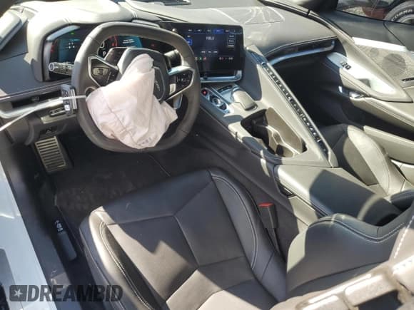 ✅ 2022 Chevrolet Corvette 2LT • VIN: 1G1YB2D46N5123309 • Lot: 91877715. Wystawiony na Copart z przebiegiem 10 132 mil. Bezpłatny archiwum sprzedaży aukcyjnych z USA i szczegółowy raport historii pojazdu na DreamBid. Zdjęcie 8.