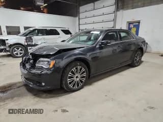 ✅ 2014 Chrysler 300 S • VIN: 2C3CCAGG9EH201481 • Lot: 93637235. Listed on Copart with 174,294 mi. Free auction sales archive from the USA and detailed vehicle history report at DreamBid. Image 1.