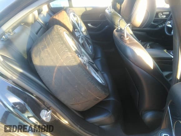 ✅ 2017 Mercedes-Benz C 300 • VIN: 55SWF4JB8HU203827 • Lot: 40967300. Listed on IAAI with 101,391 mi. Free auction sales archive from the USA and detailed vehicle history report at DreamBid. Image 8.