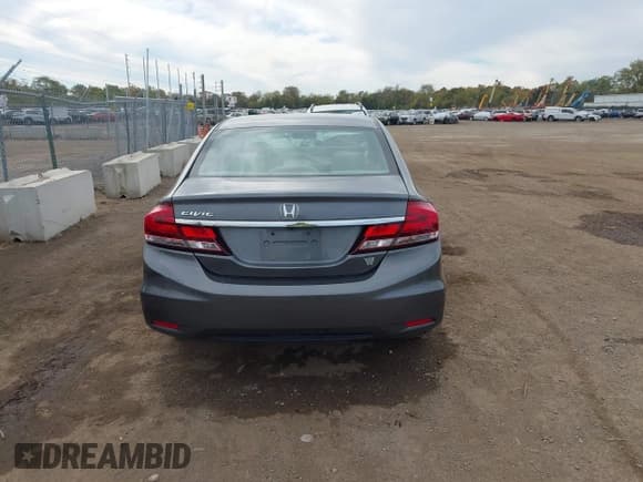 ✅ 2013 Honda Civic EX • VIN: 19XFB2F84DE032430 • Лот: 43543292. Опубликован ранее на IAAI с пробегом 264 244 миль. Бесплатный доступ к архиву аукционных продаж из США и подробный отчёт об истории автомобиля на DreamBid. Изображение 17.