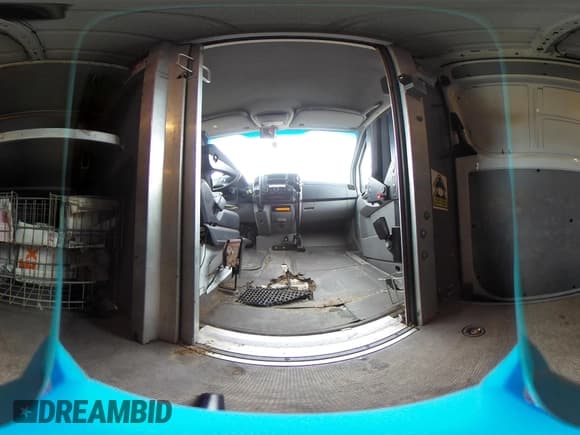 ✅ 2015 Mercedes-Benz Sprinter • VIN: WD3PE8DB3FP136420 • Lot: 41741843. Wystawiony na IAAI z przebiegiem 253 241 mil. Bezpłatny archiwum sprzedaży aukcyjnych z USA i szczegółowy raport historii pojazdu na DreamBid. Zdjęcie 18.