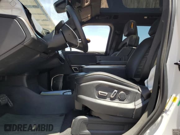 ✅ 2024 Rivian R1S Adventure • VIN: 7PDSGCBA1RN045338 • Лот: 58323875. Опубликован ранее на Copart с пробегом Не указан. Бесплатный доступ к архиву аукционных продаж из США и подробный отчёт об истории автомобиля на DreamBid. Изображение 7.