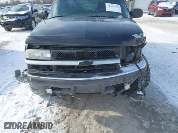 2000 Chevrolet Blazer LT with VIN 1GNDT13W9YK230447, listed as a IAAI auction lot 41381178 with 205,747 mi miles and . Bid and sale history available at DreamBid. Image 6.
