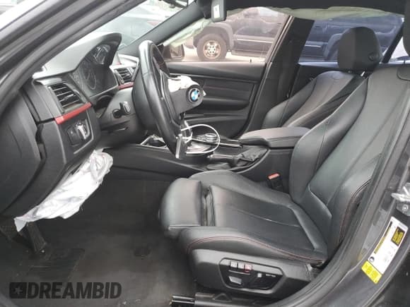 ✅ 2014 BMW 3 Series 328i • VIN: WBA3C1C59EK111544 • Lot: 93774705. Wystawiony na Copart z przebiegiem 147 456 mil. Bezpłatny archiwum sprzedaży aukcyjnych z USA i szczegółowy raport historii pojazdu na DreamBid. Zdjęcie 7.