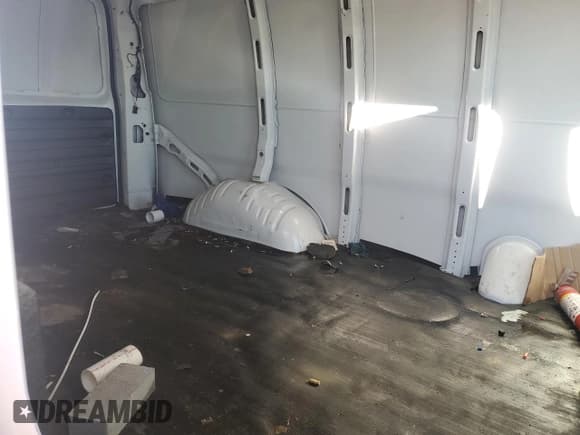 ✅ 2024 Chevrolet Express Cargo • VIN: 1GCWGAFP2R1164762 • Lot: 86112145. Listed on Copart with 21,607 mi. Free auction sales archive from the USA and detailed vehicle history report at DreamBid. Image 11.