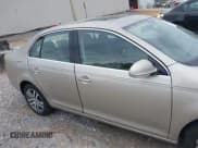 ✅ 2006 Volkswagen Jetta 2.5L • VIN: 3VWSF71K46M702678 • Lot: 40882527. Wystawiony na IAAI z przebiegiem 86 506 mil. Bezpłatny archiwum sprzedaży aukcyjnych z USA i szczegółowy raport historii pojazdu na DreamBid. Zdjęcie 14.