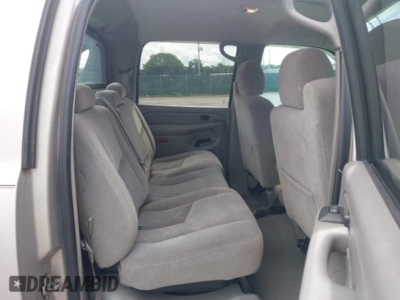 ✅ 2005 Chevrolet Avalanche LS • VIN: 3GNEC12Z75G226853 • Lot: 42358802. Wystawiony na IAAI z przebiegiem 152 375 mil. Bezpłatny archiwum sprzedaży aukcyjnych z USA i szczegółowy raport historii pojazdu na DreamBid. Zdjęcie 8.