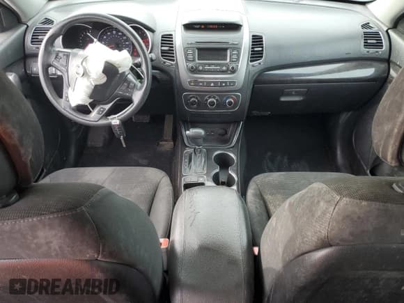 ✅ 2014 Kia Sorento LX • VIN: 5XYKTDA69EG428127 • Лот: 89718395. Опубликован ранее на Copart с пробегом 187 007 миль. Бесплатный доступ к архиву аукционных продаж из США и подробный отчёт об истории автомобиля на DreamBid. Изображение 8.