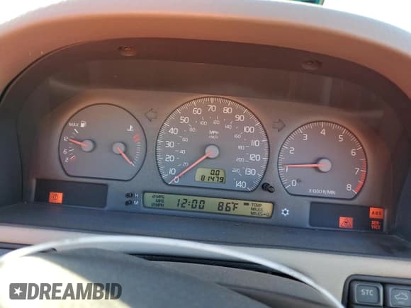 ✅ 2004 Volvo C70 • VIN: YV1NC62D14J046382 • Лот: 76511684. Опубликован ранее на Copart с пробегом 81 479 миль. Бесплатный доступ к архиву аукционных продаж из США и подробный отчёт об истории автомобиля на DreamBid. Изображение 9.