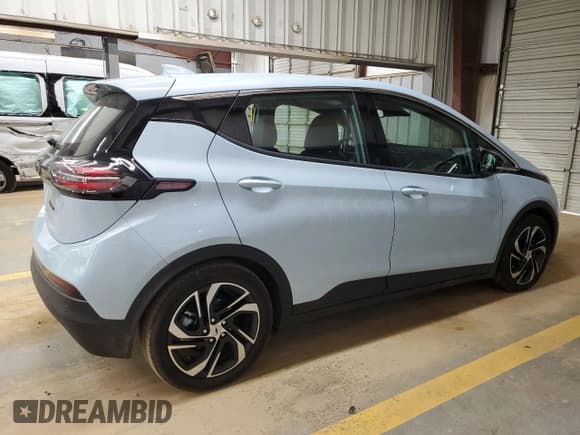 ✅ 2023 Chevrolet Bolt EV 2LT • VIN: 1G1FX6S06P4156139 • Lot: 70036964. Wystawiony na Copart z przebiegiem 9 676 mil. Bezpłatny archiwum sprzedaży aukcyjnych z USA i szczegółowy raport historii pojazdu na DreamBid. Zdjęcie 3.