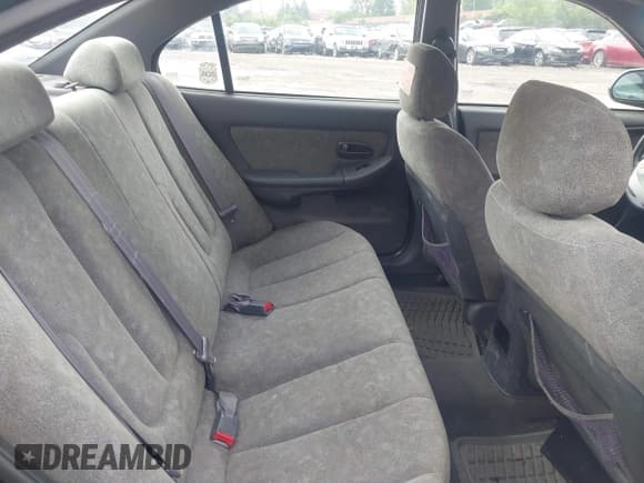 ✅ 2003 Hyundai Elantra GLS • VIN: KMHDN45D63U656489 • Lot: 42267832. Wystawiony na IAAI z przebiegiem 165 175 mil. Bezpłatny archiwum sprzedaży aukcyjnych z USA i szczegółowy raport historii pojazdu na DreamBid. Zdjęcie 8.