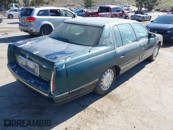 ✅ 1998 Cadillac DeVille • VIN: 1G6KD54Y5WU715824 • Lot: 42002150. Wystawiony na IAAI z przebiegiem Nie podano. Bezpłatny archiwum sprzedaży aukcyjnych z USA i szczegółowy raport historii pojazdu na DreamBid. Zdjęcie 4.