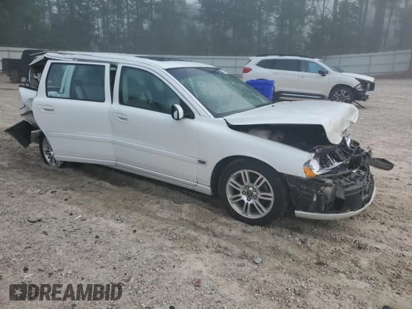 ✅ 2006 Volvo V70 2.4L • VIN: YV1SW612962558219 • Lot: 61853785. Listed on Copart with 132,960 mi. Free auction sales archive from the USA and detailed vehicle history report at DreamBid. Image 4.