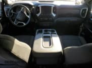 ✅ 2020 Chevrolet Silverado 1500 RST • VIN: 3GCUYEEDXLG240093 • Lot: 89543325. Wystawiony na Copart z przebiegiem 141 048 mil. Bezpłatny archiwum sprzedaży aukcyjnych z USA i szczegółowy raport historii pojazdu na DreamBid. Zdjęcie 8.