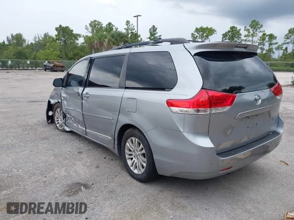 ✅ 2013 Toyota Sienna XLE AAS • VIN: 5TDYK3DCXDS362679 • Lot: 43158435. Listed on IAAI with 151,573 mi. Free auction sales archive from the USA and detailed vehicle history report at DreamBid. Image 3.