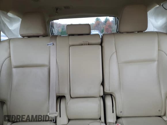 ✅ 2015 Toyota Highlander XLE • VIN: 5TDJKRFH0FS090403 • Lot: 91409235. Wystawiony na Copart z przebiegiem 111 822 mil. Bezpłatny archiwum sprzedaży aukcyjnych z USA i szczegółowy raport historii pojazdu na DreamBid. Zdjęcie 10.