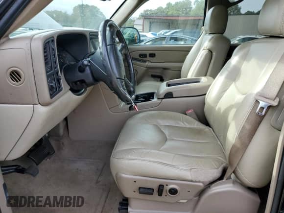 2004 Chevrolet Suburban LT with VIN 3GNFK16Z54G136147, listed as a Copart auction lot 90656025 with 276,064 mi miles and Clean title. Bid and sale history available at DreamBid. Image 7.