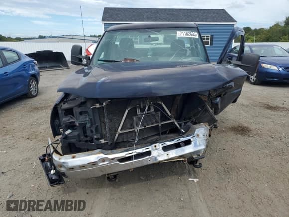 ✅ 2005 Chevrolet Silverado 2500HD Work Truck • VIN: 1GCHK24U35E201472 • Lot: 71182895. Wystawiony na Copart z przebiegiem Nie podano. Bezpłatny archiwum sprzedaży aukcyjnych z USA i szczegółowy raport historii pojazdu na DreamBid. Zdjęcie 5.