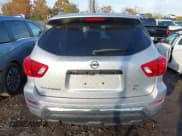 ✅ 2017 Nissan Pathfinder SL • VIN: 5N1DR2MM1HC674079 • Lot: 43591314. Wystawiony na IAAI z przebiegiem 146 309 mil. Bezpłatny archiwum sprzedaży aukcyjnych z USA i szczegółowy raport historii pojazdu na DreamBid. Zdjęcie 16.