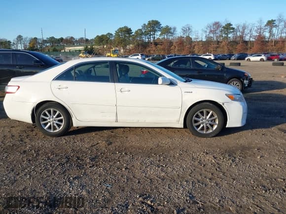 ✅ 2010 Toyota Camry • VIN: 4T1BB3EKXAU115421 • Lot: 43765989. Listed on IAAI with 101,242 mi. Free auction sales archive from the USA and detailed vehicle history report at DreamBid. Image 13.
