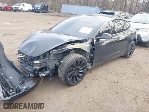 ✅ 2023 Tesla Model 3 Long Range • VIN: 5YJ3E1EB6PF673532 • Lot: 41885716. Wystawiony na IAAI z przebiegiem 39 690 mil. Bezpłatny archiwum sprzedaży aukcyjnych z USA i szczegółowy raport historii pojazdu na DreamBid. Zdjęcie 20.