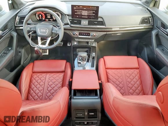 ✅ 2024 Audi SQ5 Premium Plus • VIN: WA1B4AFY0R2011267 • Lot: 66328495. Wystawiony na Copart z przebiegiem 11 945 mil. Bezpłatny archiwum sprzedaży aukcyjnych z USA i szczegółowy raport historii pojazdu na DreamBid. Zdjęcie 8.