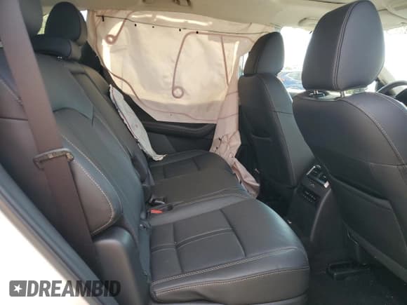 ✅ 2025 Mazda CX-70 Preferred • VIN: JM3KJBHD3S1125717 • Lot: 82083525. Wystawiony na Copart z przebiegiem 8 840 mil. Bezpłatny archiwum sprzedaży aukcyjnych z USA i szczegółowy raport historii pojazdu na DreamBid. Zdjęcie 11.