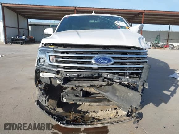 ✅ 2018 Ford Expedition XLT • VIN: 1FMJU1HT5JEA18863 • Lot: 41815687. Wystawiony na IAAI z przebiegiem 96 544 mil. Bezpłatny archiwum sprzedaży aukcyjnych z USA i szczegółowy raport historii pojazdu na DreamBid. Zdjęcie 13.