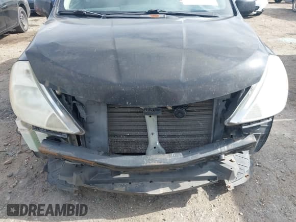 ✅ 2010 Nissan Versa SL • VIN: 3N1BC1CP1AL356298 • Лот: 42965670. Опубликован ранее на IAAI с пробегом 180 101 миль. Бесплатный доступ к архиву аукционных продаж из США и подробный отчёт об истории автомобиля на DreamBid. Изображение 6.