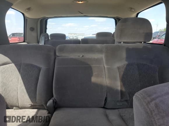✅ 2002 Chevrolet Tahoe LS • VIN: 1GNEK13Z22R268960 • Lot: 58198625. Listed on Copart with 199,984 mi. Free auction sales archive from the USA and detailed vehicle history report at DreamBid. Image 10.